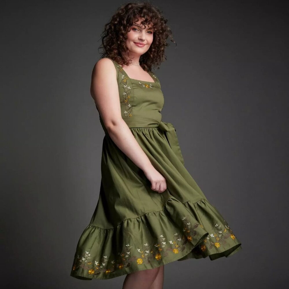 Her Universe Lord of the Rings Embroidered Midi Dress Size 3 (US 22-24)